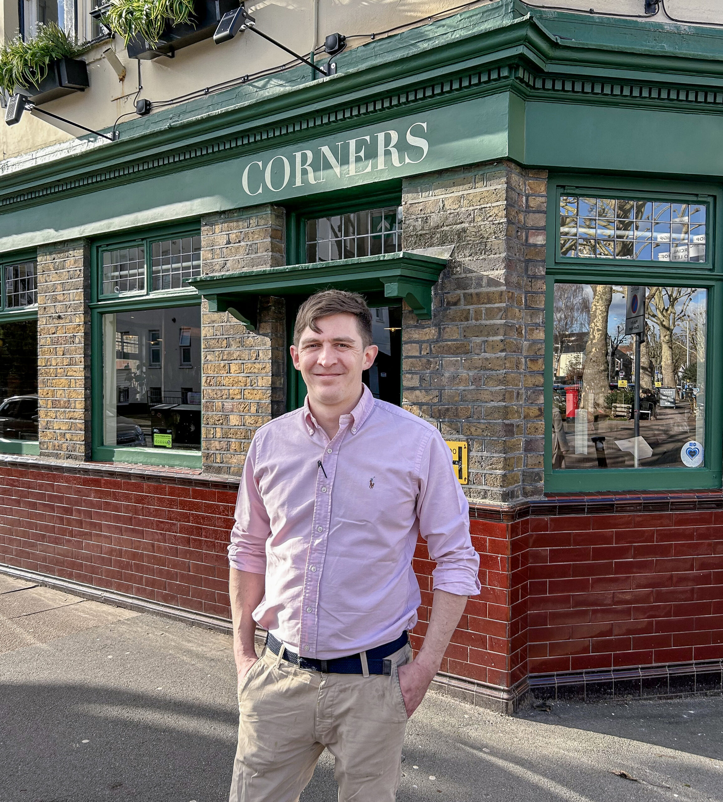 Johnny outside Corners